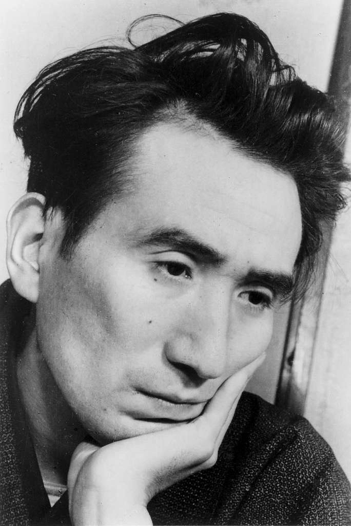 Retrato de Osamu Dazai tomado en febrero de 1948